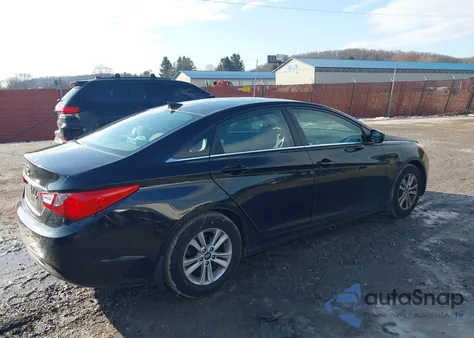 2013 Hyundai Sonata Gls z USA, uszkodzony, nr VIN 5NPEB4AC7DH776957